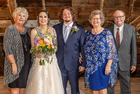 Hannah & Luke Wedding Photo - _VX21176