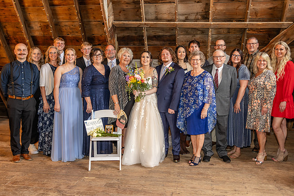 Hannah & Luke Wedding Photo - _VX21178