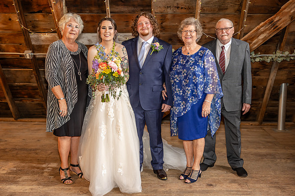 Hannah & Luke Wedding Photo - _VX21177