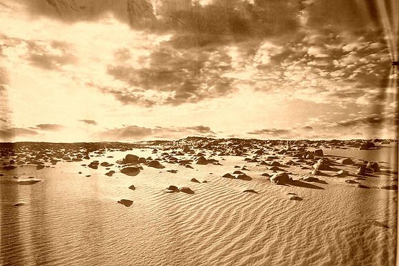 124899