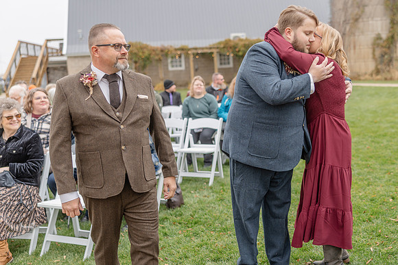 Travis & Heather Wedding Photo_VX10110