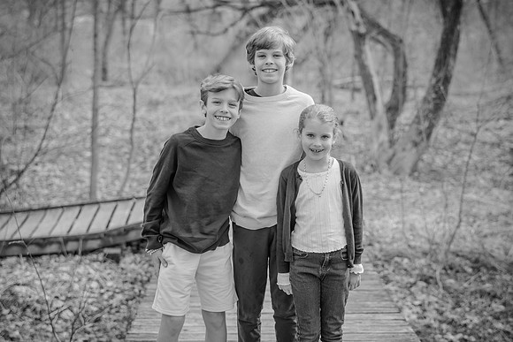 Family Butorac Photo Session _VX11262 - B&W
