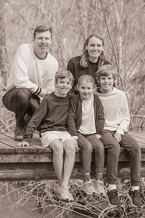 Family Butorac Photo Session _VX11269 - B&W