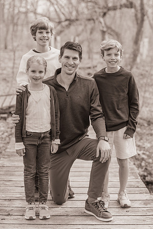 Family Butorac Photo Session _VX11277 - B&W