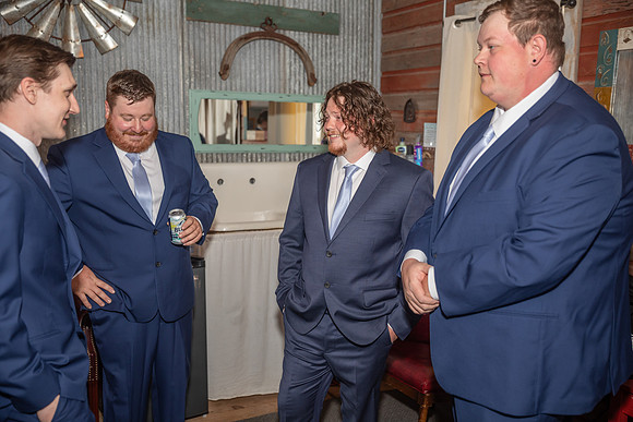 Hannah & Luke Wedding Photo - DVX30004