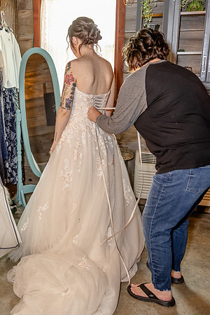 Hannah & Luke Wedding Photo - _VX20003