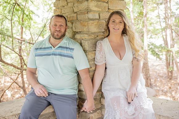 Hannah & Nick Engagement Photo - DVX10043