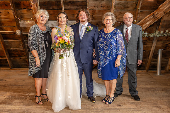 Hannah & Luke Wedding Photo - _VX21174