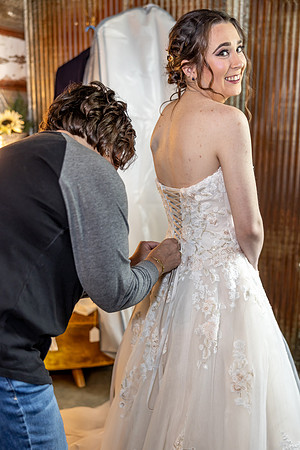 Hannah & Luke Wedding Photo - _VX20008
