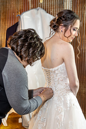 Hannah & Luke Wedding Photo - _VX20014
