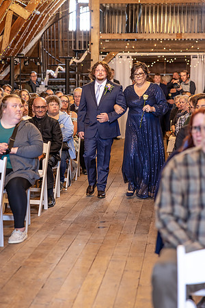 Hannah & Luke Wedding Photo - _VX20798