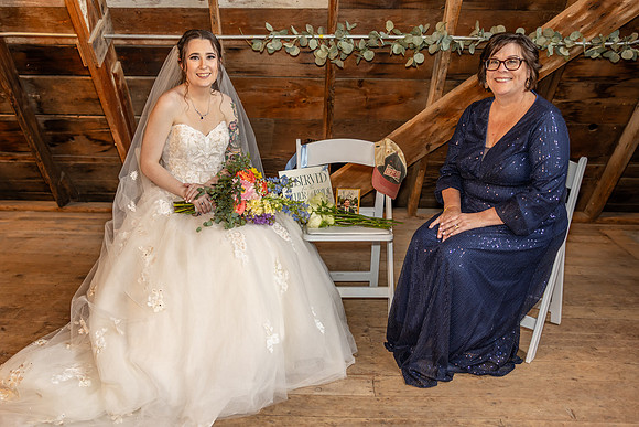 Hannah & Luke Wedding Photo - _VX21143