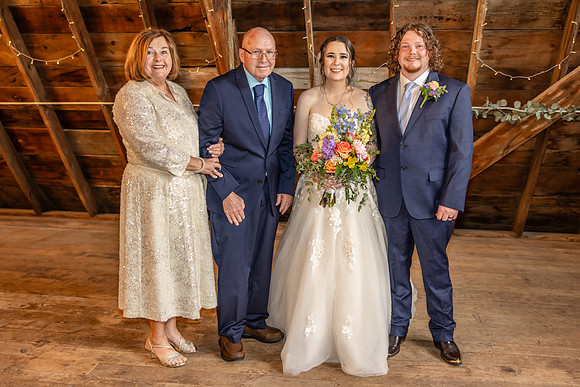 Hannah & Luke Wedding Photo - _VX21160